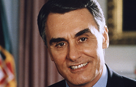 Cavaco Silva toma posse do Governo da maioria